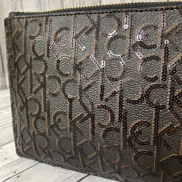 NEW! CALVIN KLEIN WOMENS SEQUIN CLUTCH WRISTLET - Picture 3 of 9